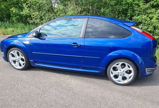 Ford Focus ST 2.5i 20v