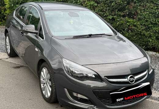 Opel Astra 1.4i Design Edition