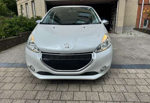 Peugeot 1.2i Style Blanc Nacré