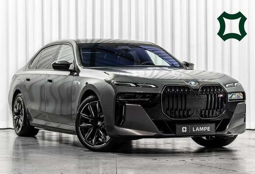 BMW M760e xDrive Executive Lounge Entertainment Exper ...