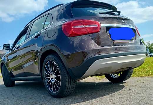 Mercedes-Benz GLA 200 d