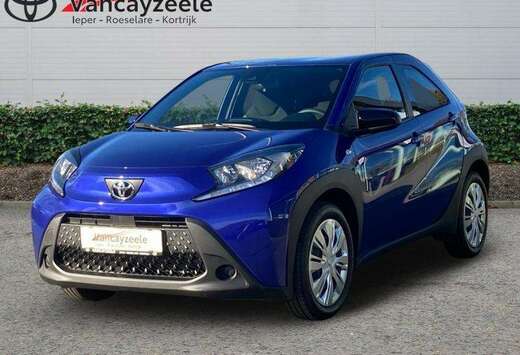 Toyota play+cam+DAB+applecarplay&androidauto