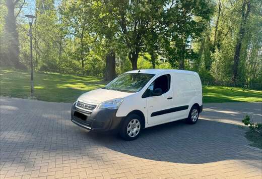 Peugeot 1.6i L1H1 Confort 120