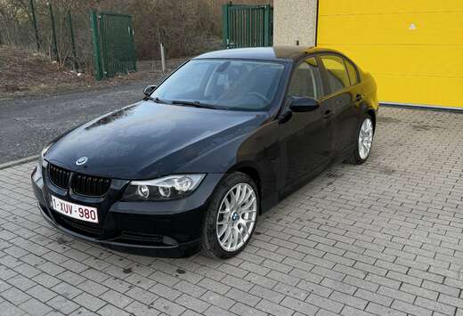 BMW 318i 143ch Confort
