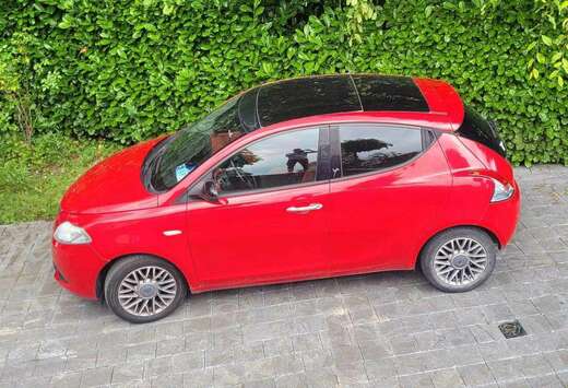 Lancia Ypsilon 1.2i Fire Evo II Black