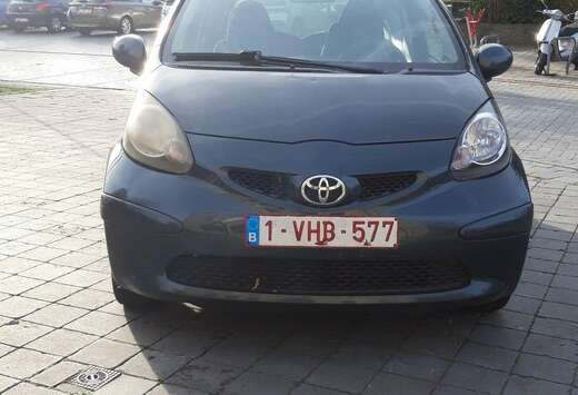 Toyota 1.0i VVT-i Blue