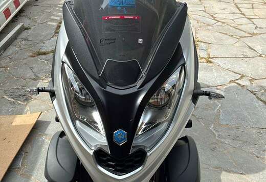Piaggio Modele Sport. Avec Porte Casque