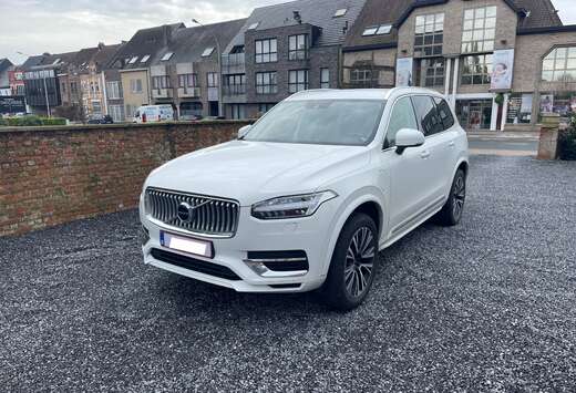 Volvo Recharge Inscription Expression T8 AWD plug-in