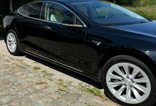 Tesla Model S Standard Reichweite