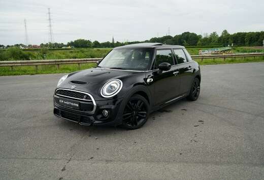 MINI 2.0i   5-DEURS  JCW-PAKKET  PANO  APPLE CARPLAY