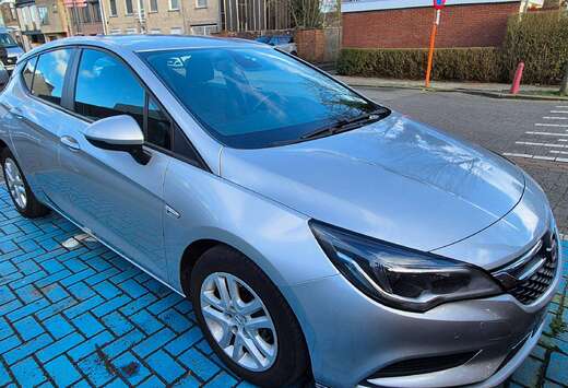 Opel Astra 1.6 CDTi Edition