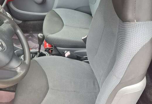 Toyota 1.0 VVT-i Les Bleus 2008