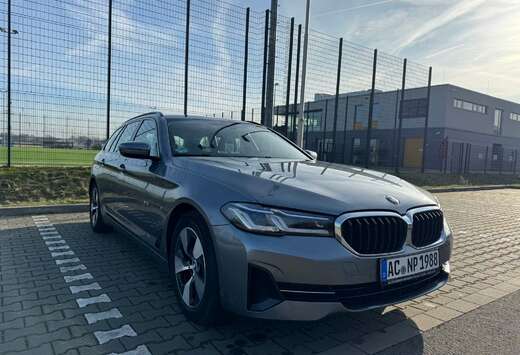 BMW 520d Touring AUTOMATIC. -AMBIENT LIGHTNING