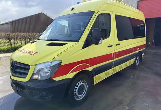 Mercedes-Benz 314 Ambulance de 2017 + Lift
