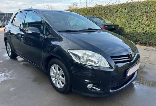 Toyota Auris 1.4 D-4D Clim, Navi ,,POUR EXPORT