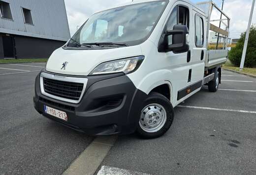 Peugeot double cabine 7 place pret immatriculer
