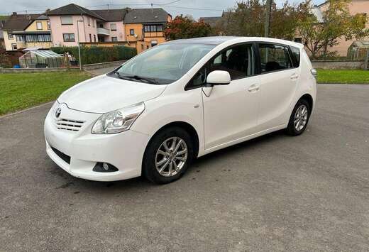 Toyota Corolla 1.6i Luna