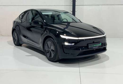 Tesla Model Y 83.1 kWh Long Range AWD