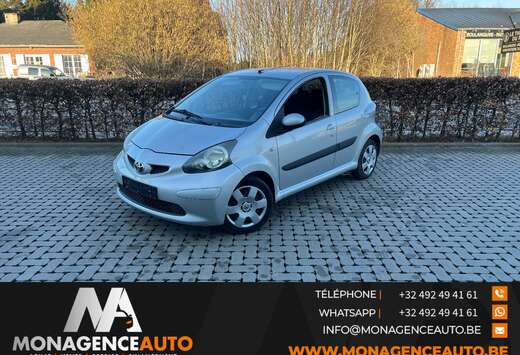 Toyota - 24.000km - Automatique