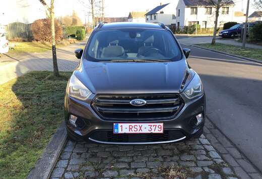 Ford Kuga 1.5 EcoBoost 2x4 ST-Line