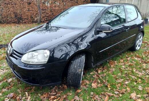 Volkswagen Golf 1.6 FSI Sportline