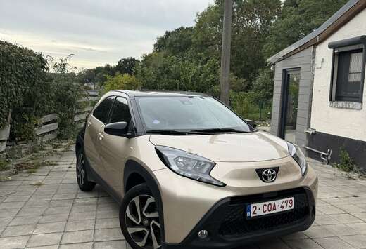 Toyota Hatchback 1.0L CVT pulse LHD