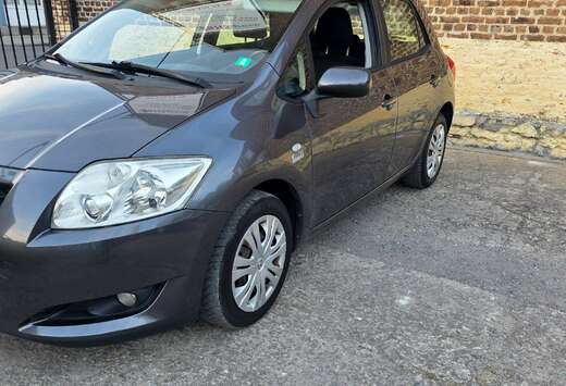Toyota Auris 1.4i VVT-i Linea Terra