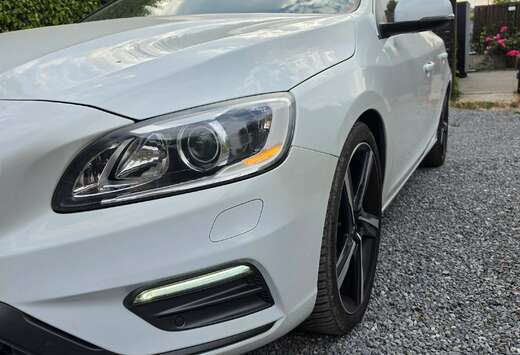 Volvo V60 2.0 D4  R-Design Geartronic Full options