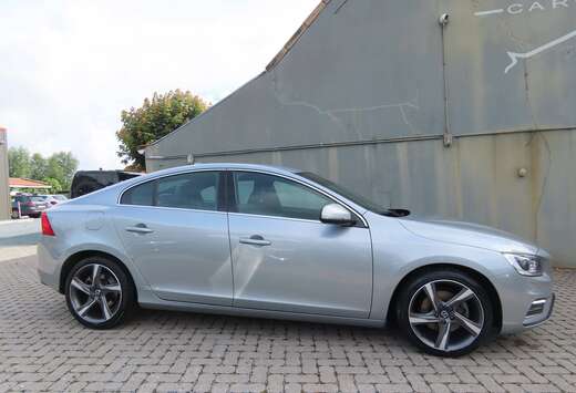 Volvo S60 2.0 D2 Momentum R-Design