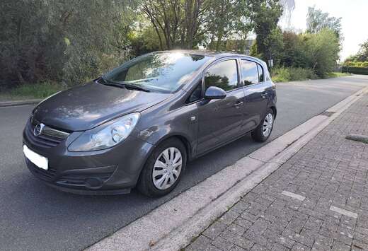 Opel Corsa 1.2i Black Edition