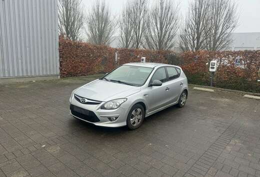 Hyundai i30 1.6 CRDi U2 Blue Comfort ISG 103gr.