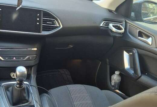Peugeot SW BlueHDi 130 Stop & Start Tech Edition