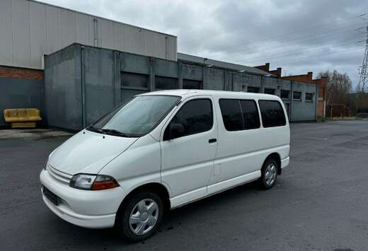 Toyota 9 Places Airco climatisé 2.4 diesel normal
