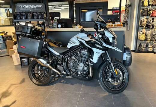 Triumph Explorer SE Alpine Edition