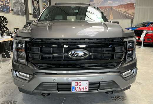 Ford F150 FX4 LARIAT V8