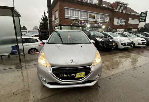 Peugeot 208 1.2i Style