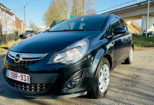 Opel 1.2i Black Edition