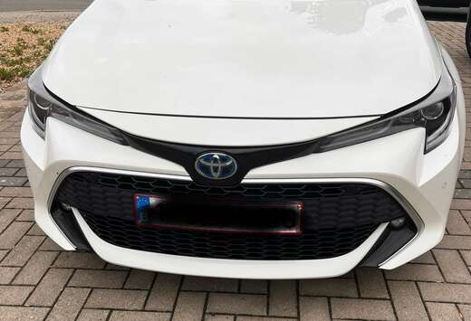 Toyota Hybrid 2.0 Premium e-CVT