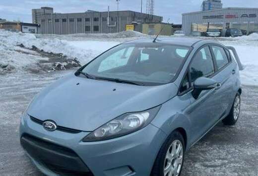 Ford 1.6 TDCi 90 Titanium