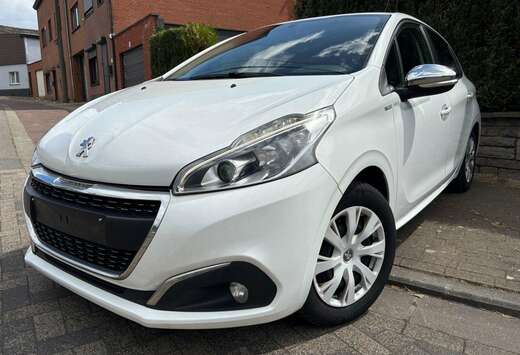 Peugeot 1.2i Essence 1er Propriétaire Nouvelle Distr ...