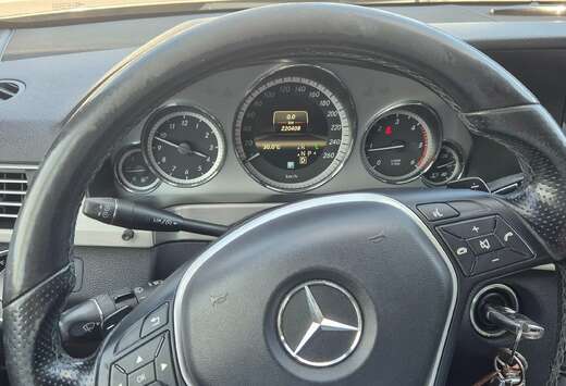 Mercedes-Benz E 200 T CDI DPF BlueEFFICIENCY 7G-TRONI ...