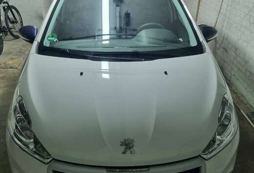 Peugeot 208 1.2i PureTech Like S