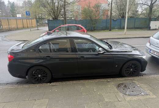 BMW 330e iPerformance Advantage