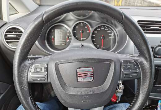 SEAT Leon 1.6 CR TDi Ultima Style DPF