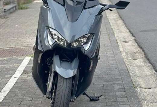 Tmax 560 Ligne Termignoni Comme Neuf