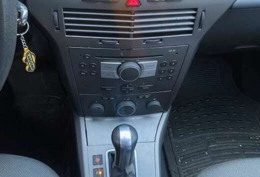 Opel Astra 1.8i XE 16v Cosmo automatisch
