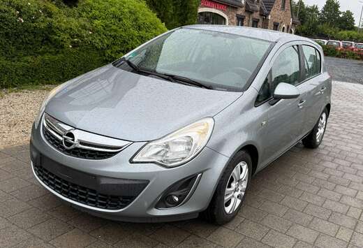 Opel Corsa 1.2i Cosmo