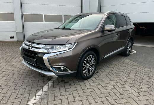 Mitsubishi Outlander 2.0i 4WD Instyle Premium CVT 7PL