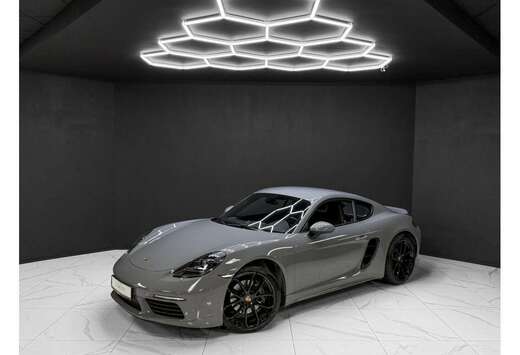 Porsche Cayman 718 / CHRONO / STYLE EDITION