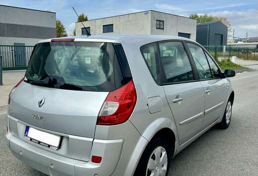 Renault 1.6 essence * Boîte automatique *